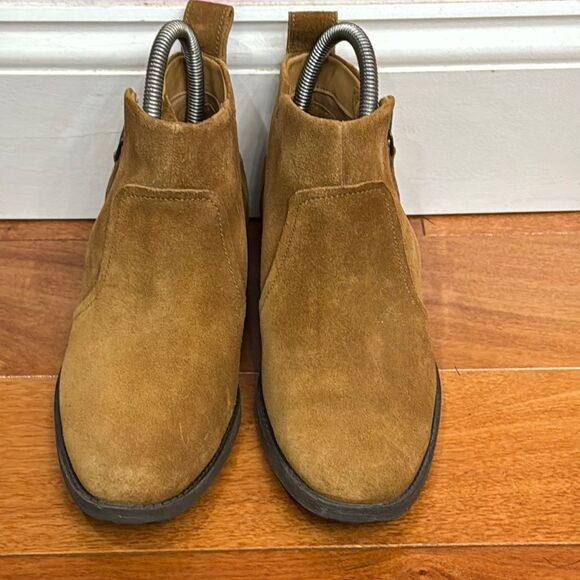 UGG Women’s Aureo Waterproof Zip Ankle-High Boots Booties Tan Brown Suede US 8 - Picture 2 of 11